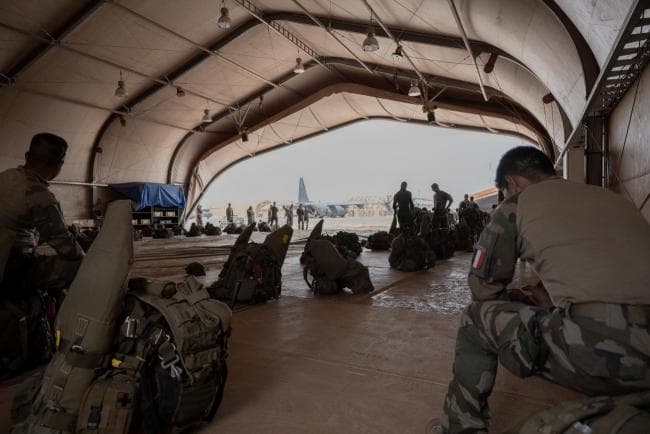 G5 Sahel – Le retrait des soldats français du Niger en fin d’année tel qu’annoncé par le patron de l’Élysée serait-il une avancée vers la fin des installations militaires de Paris dans les territoires africains ?