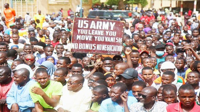 Niger: Des milliers de manifestants dans la rue de Niamey, réclament le départ des militaires américains