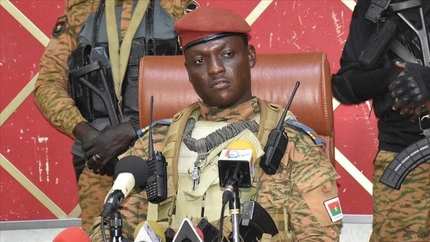 Burkina Faso : La junte suspend TV5 Monde et plusieurs sites Web pour avoir diffusé le rapport de HRW accusant l’armée de tueries