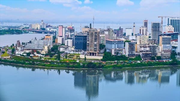 Côte d’Ivoire: Le pays désormais classé parmi les 10 premières économies africaines, Ouattara félicite le PM Mambé et son gouvernement