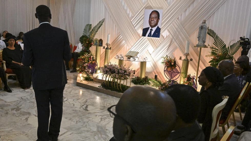 Côte d’Ivoire : Obsèques de Bédié, l’Assemblée Nationale rend hommage à l’illustre disparu à son domicile à Cocody