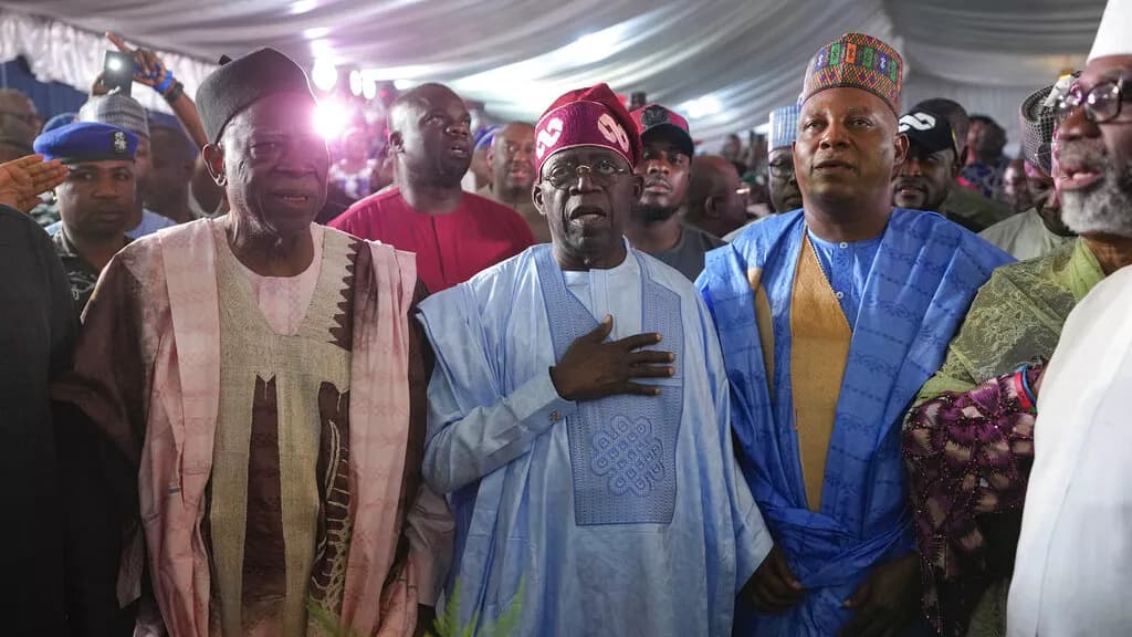 Nigéria : Le pays change d’hymne national et réadopte celui abandonné en 1978 intitulé » Nigeria nous te saluons »