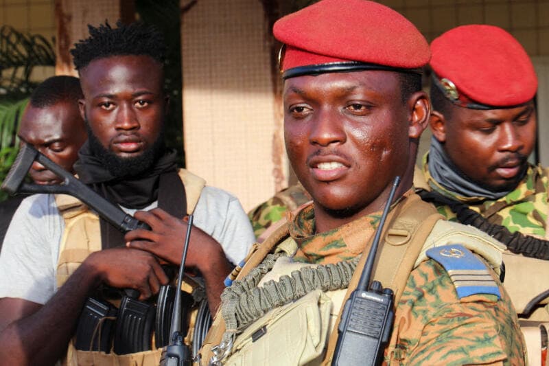 Burkina Faso : Le capitaine Ibrahim Traoré a-t-il perdu le contrôle des casernes ?