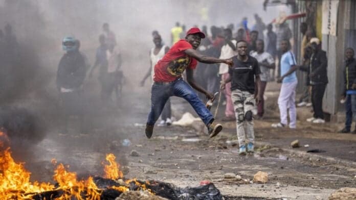 Kenya : La nouvelle loi des finances publiques met la capitale à feu et à sang, 13 morts déplorés
