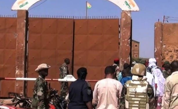 Niger: Évasion à la prison de Koutoukalé où sont détenus au moins 200 terroristes, armes munitions et véhicules emportés