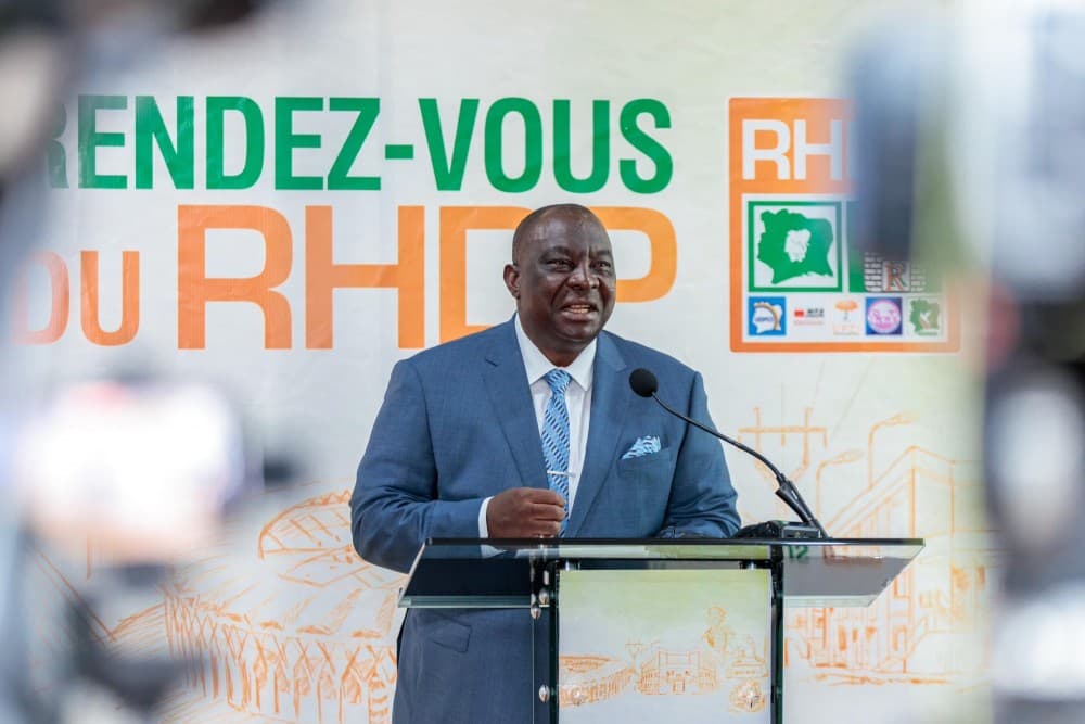 Côte d’Ivoire : Le RHDP répond aux accusations de déstabilisation du capitaine Ibrahim Traoré : “ Parfois, le silence est plus bruissant que les bavardages”