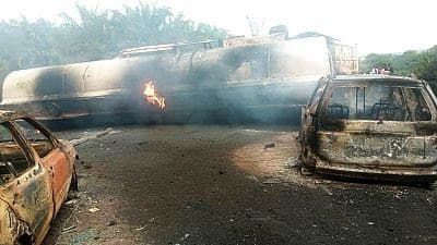 Nigeria : Un camion-citerne explose et tue 94 personnes qui tentaient de récupérer du carburant