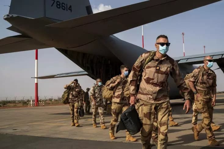 Départ des forces françaises d’Afrique : Un moment charnière dans les relations entre la France et ses anciennes colonies