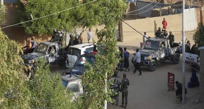 Tchad : L’attaque contre le palais présidentiel fait 19 morts, la situation à N’Djamena sous contrôle, selon le gouvernement