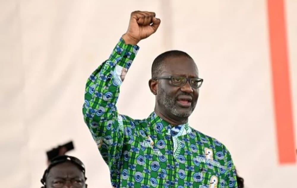 Côte d’Ivoire : Tidjane Thiam renonce officiellement à sa nationalité française et peut désormais challenger Ouattara à la présidentielle d’octobre 2025