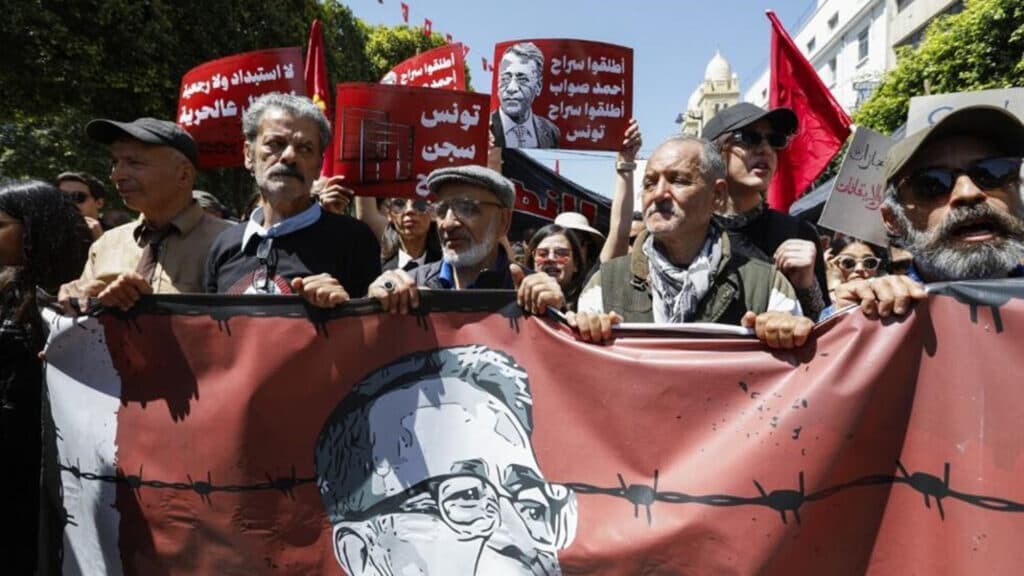 Tunisie : Amnesty International alerte sur la répression des manifestants syndicalistes et environnementaux