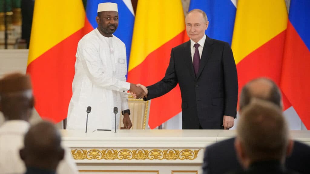 Mali-Russie : Assimi Goïta reçu au Kremlin par Vladimir Poutine, vers une officialisation des liens militaires entre les deux pays