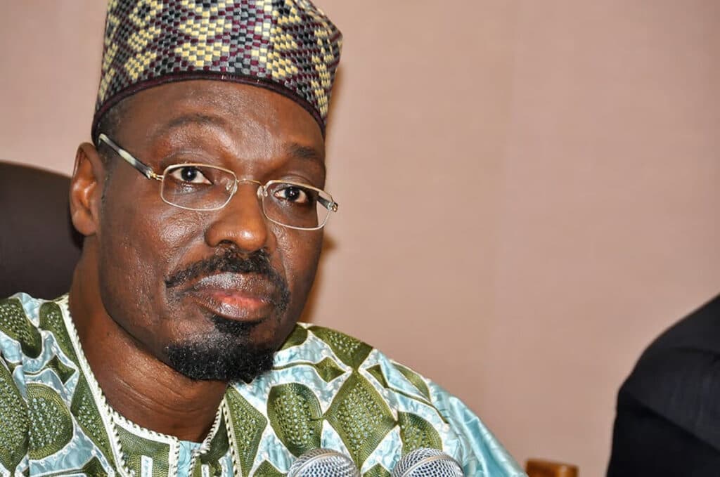 Cameroun : Issa Tchiroma Bakary, ex-ministre et proche de Paul Biya, se lance dans la course présidentielle