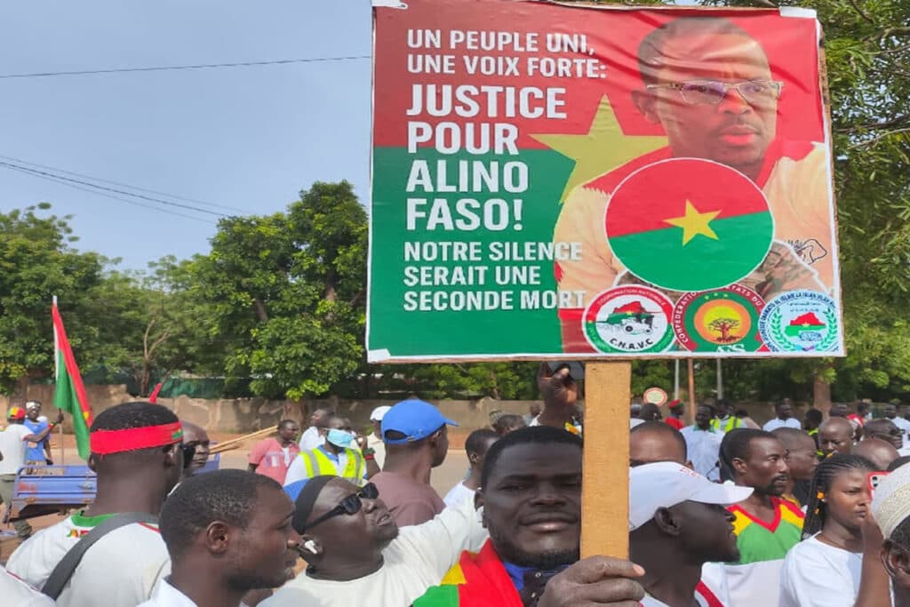 Burkina Faso : Mort de l’influenceur Alino Faso, la colère monte à Ouagadougou, Abidjan promet la transparence et la coopération