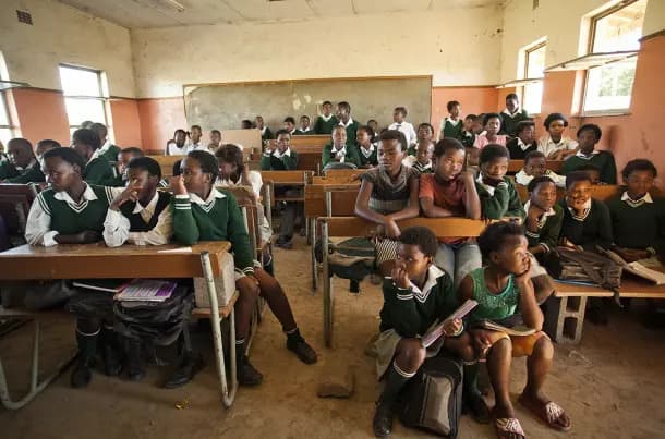 Afrique : L’Unicef alerte sur un risque de déscolarisation de six millions d’enfants en raison des coupes de l’aide publique au développement