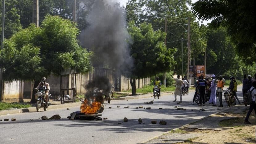 Cameroun : A la veille des résultats de la présidentielle, des manifestations et affrontements éclatent à Yaoundé, Douala et Garoua