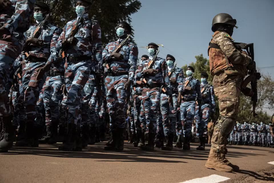 Mali : Le Général Assimi Goïta limoge des hauts gradés de l’armée face à la montée des jihadistes