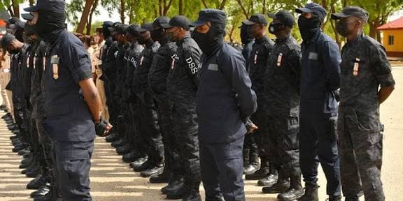 Nigeria : 115 agents du renseignement intérieur licenciés après des soupçons de complot militaire