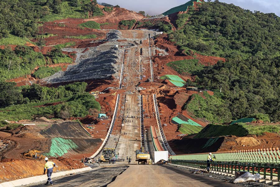 Guinée : Projet Simandou, la mine de fer de toutes les promesses entre enfin en exploitation