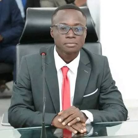 Côte d’Ivoire : L’arrestation de Jean-François Kouassi, figure montante de la jeunesse citoyenne, ravive le débat sur la liberté d’expression