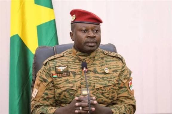 Burkina Faso : Ouagadougou reconnaissant à Lomé après l’extradition de Paul-Henri Sandaogo Damiba