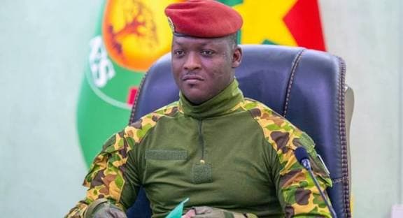 Burkina Faso : Le pouvoir militaire enterre le multipartisme, les partis et formations politiques dissous
