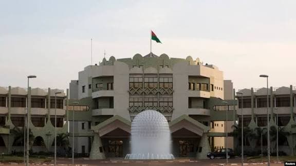 Burkina Faso : Tirs nocturnes autour de la présidence, inquiétudes et interrogations autour d’un incident sensible
