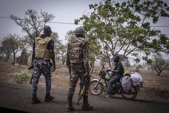 Bénin : Une attaque contre une position militaire fait 15 morts parmi les soldats dans le nord-est