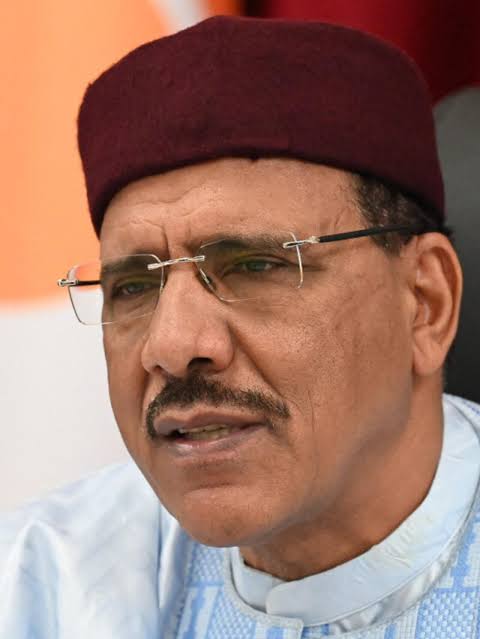 Niger : Le Parlement européen exige la libération de Mohamed Bazoum, Niamey dénonce une ingérence et convoque la chargée d’affaires de l’UE
