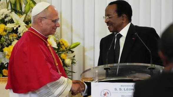 Cameroun : À Yaoundé, le Pape Léon XIV appelle à « briser les chaînes de la corruption » en présence de Paul Biya