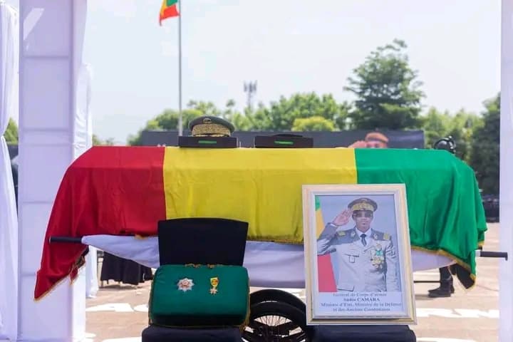 Mali : Dernier hommage sous haute sécurité au ministre de la Défense, victime des attaques rebelles et jihadistes
