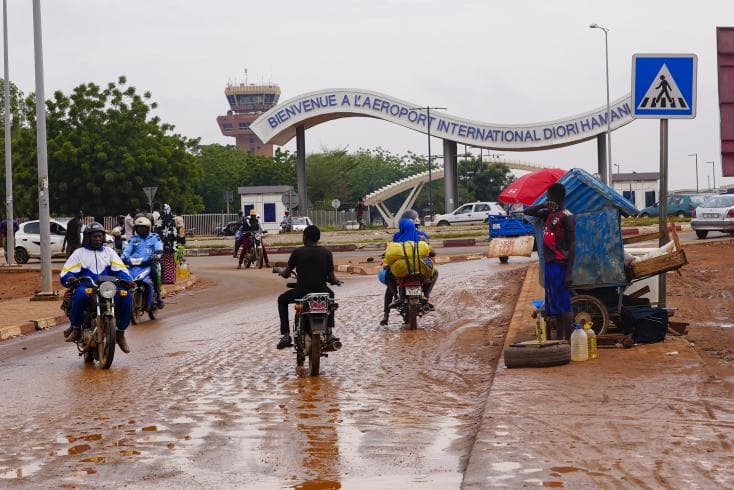 Niger : Une attaque armée secoue les abords de l’aéroport de Niamey, la situation sous contrôle