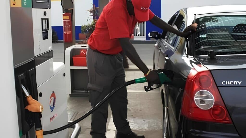 Burkina Faso : Le gasoil augmente de 75 francs CFA, le gouvernement veut freiner le « tourisme à la pompe »