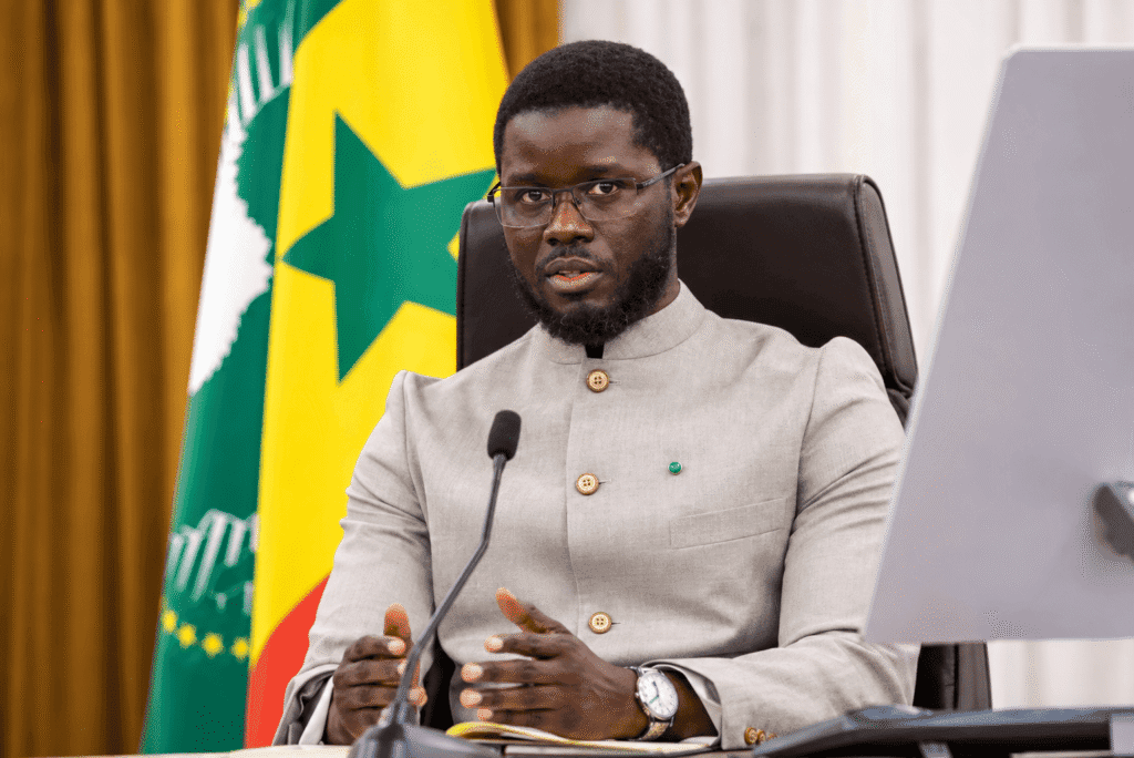 Sénégal : Diomaye Faye se sépare d’une centaine de directeurs généraux et redessine l’appareil de l’État