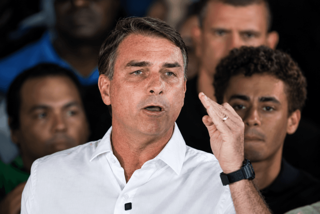Brésil : Après sa défaite à l’élection présidentielle, Flávio Bolsonaro s’éclipse vers les États-Unis, Washington prêt à l’accueillir